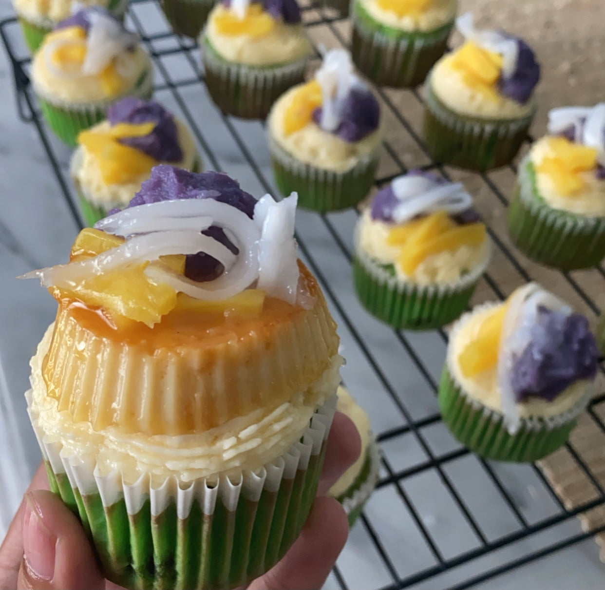 HALO HALO CUPCAKES